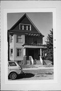 1016 W MADISON ST, a Queen Anne house, built in Milwaukee, Wisconsin in .