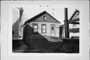 1016A W MADISON ST, a Front Gabled house, built in Milwaukee, Wisconsin in .