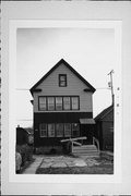 1021 W MADISON ST, a Front Gabled house, built in Milwaukee, Wisconsin in .