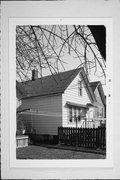 1418A W MADISON ST, a Front Gabled house, built in Milwaukee, Wisconsin in .