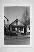 1422 W MADISON ST, a Front Gabled house, built in Milwaukee, Wisconsin in .