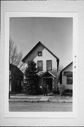 1424 W MADISON ST, a Front Gabled house, built in Milwaukee, Wisconsin in .