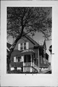 1306-06A E MANITOBA ST, a Front Gabled duplex, built in Milwaukee, Wisconsin in 1905.