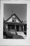 1324 E MANITOBA ST, a Front Gabled house, built in Milwaukee, Wisconsin in 1893.