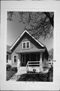 1328 E MANITOBA ST, a Front Gabled house, built in Milwaukee, Wisconsin in 1916.