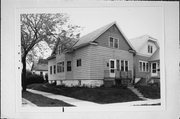 1335 E MANITOBA ST, a Front Gabled house, built in Milwaukee, Wisconsin in 1914.