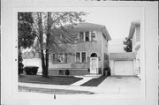 1407 E MANITOBA ST, a Two Story Cube house, built in Milwaukee, Wisconsin in 1924.