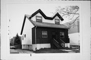 1507 E MANITOBA ST, a Bungalow house, built in Milwaukee, Wisconsin in 1924.