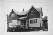 214 W MAPLE ST, a Queen Anne house, built in Milwaukee, Wisconsin in .