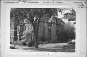 927-929 N MARSHALL ST, a Italianate apartment/condominium, built in Milwaukee, Wisconsin in 1890.