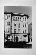 610 E MASON ST, a Queen Anne apartment/condominium, built in Milwaukee, Wisconsin in 1898.