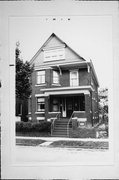 326-328 W MINERAL ST, a Arts and Crafts duplex, built in Milwaukee, Wisconsin in .