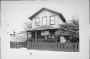 337 W MINERAL ST, a Front Gabled house, built in Milwaukee, Wisconsin in .