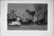 918 W MINERAL ST, a Cross Gabled house, built in Milwaukee, Wisconsin in .