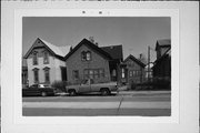 1016 W MINERAL ST, a Gabled Ell house, built in Milwaukee, Wisconsin in .