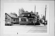 1033 W MINERAL ST, a Bungalow house, built in Milwaukee, Wisconsin in .