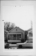 1135 W MINERAL ST, a Front Gabled house, built in Milwaukee, Wisconsin in .