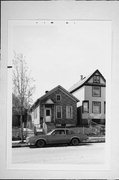 1211 W MINERAL ST, a Front Gabled house, built in Milwaukee, Wisconsin in .