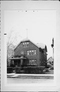 1329-1331 W MINERAL ST, a Craftsman duplex, built in Milwaukee, Wisconsin in 1927.