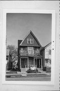 1406-08 W MINERAL ST, a Front Gabled duplex, built in Milwaukee, Wisconsin in 1897.