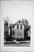 1421 W MINERAL ST, a Queen Anne house, built in Milwaukee, Wisconsin in .