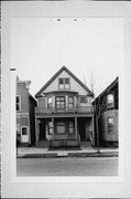 1433-35 W MINERAL ST, a Front Gabled duplex, built in Milwaukee, Wisconsin in .