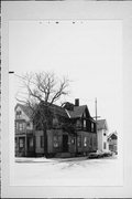 1437 W MINERAL ST, a Queen Anne house, built in Milwaukee, Wisconsin in .