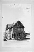 1501-03 W MINERAL ST, a Queen Anne duplex, built in Milwaukee, Wisconsin in 1892.