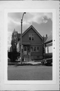 1519 W MINERAL ST, a Cross Gabled house, built in Milwaukee, Wisconsin in .