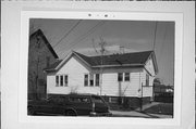 1570 W MINERAL ST, a Side Gabled house, built in Milwaukee, Wisconsin in .