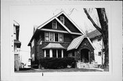 2739-39A S QUINCY AVE, a Arts and Crafts duplex, built in Milwaukee, Wisconsin in 1927.
