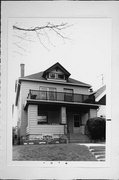 1817-19 E RUSK AVE, a American Foursquare duplex, built in Milwaukee, Wisconsin in 1910.