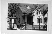 606 E RUSSELL AVE, a Gabled Ell house, built in Milwaukee, Wisconsin in 1897.