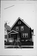 1223 E RUSSELL AVE, a Front Gabled house, built in Milwaukee, Wisconsin in 1909.