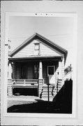 914 W SCOTT ST, a Front Gabled house, built in Milwaukee, Wisconsin in .