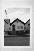 1327 W SCOTT ST, a Front Gabled house, built in Milwaukee, Wisconsin in .