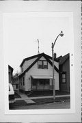 1509 W SCOTT ST, a Front Gabled house, built in Milwaukee, Wisconsin in .