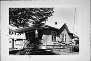 1228 E SEELY ST, a Front Gabled house, built in Milwaukee, Wisconsin in 1917.