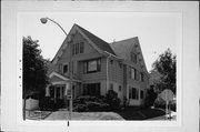 2539-41 S SHORE DR, a Front Gabled duplex, built in Milwaukee, Wisconsin in 1919.