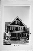 2547-2549 S SHORE DR, a Front Gabled duplex, built in Milwaukee, Wisconsin in 1919.