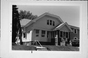 2615 S SHORE DR, a Bungalow house, built in Milwaukee, Wisconsin in 1921.