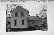 2715 S SHORE DR, a Gabled Ell house, built in Milwaukee, Wisconsin in 1884.