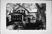 2719 S SHORE DR, a Arts and Crafts house, built in Milwaukee, Wisconsin in 1917.