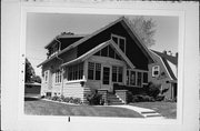 2783-83A S SHORE DR, a Arts and Crafts duplex, built in Milwaukee, Wisconsin in 1914.