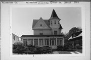 2789 S SHORE DR, a Queen Anne house, built in Milwaukee, Wisconsin in 1903.