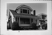 2985 S SHORE DR, a Bungalow house, built in Milwaukee, Wisconsin in 1921.