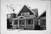 3007-07A S SUPERIOR ST, a Cross Gabled duplex, built in Milwaukee, Wisconsin in 1912.