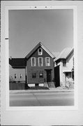 930 W WALKER ST, a Front Gabled house, built in Milwaukee, Wisconsin in .