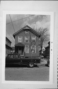 1506 W WALKER ST, a Front Gabled house, built in Milwaukee, Wisconsin in .
