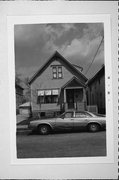 1512 W WALKER ST, a Front Gabled house, built in Milwaukee, Wisconsin in .